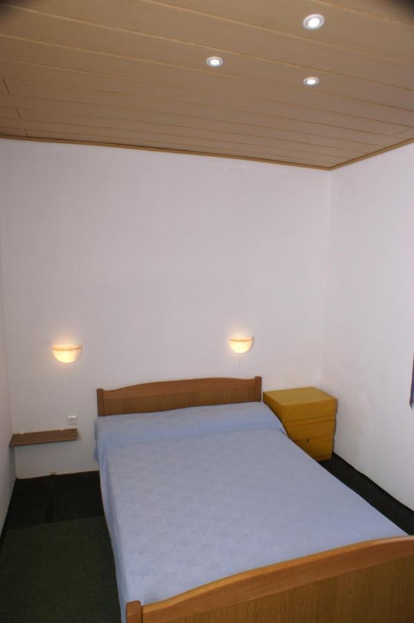 Apartments By The Sea Mandre, Pag - 4098 Ngoại thất bức ảnh